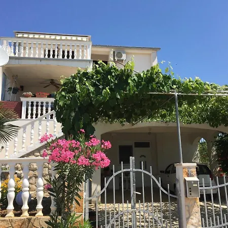 شقة Biko
